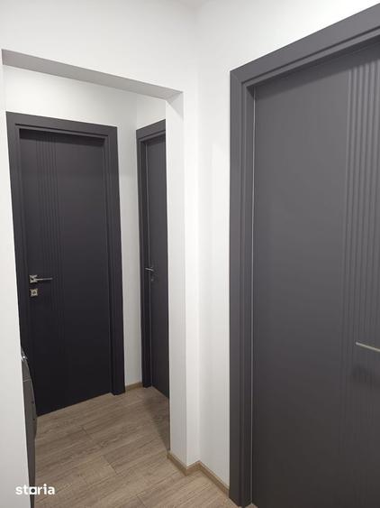 Apartament cu 3 camere semidecomandat în Mioriței