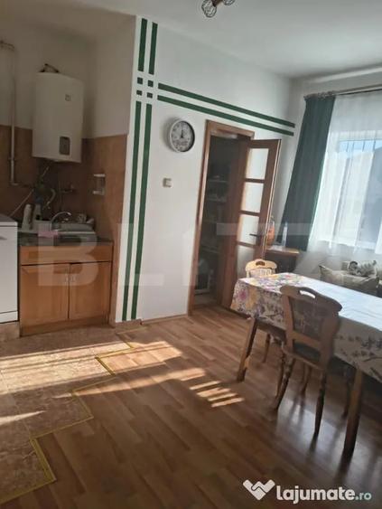 Casă cu 2 camere cu Teren 1325 Mp în Central