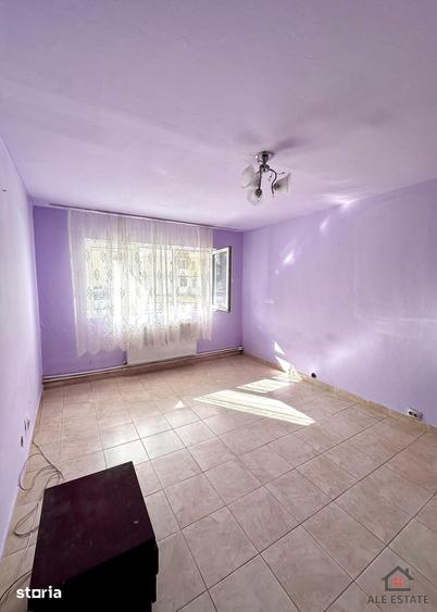 Apartament cu 3 camere semidecomandat în Micro 1