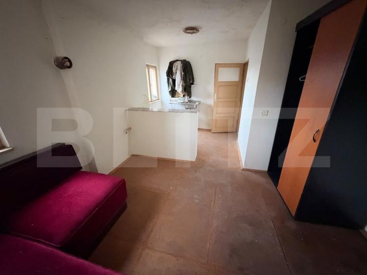 Apartament cu 4 camere decomandat, mobilat în Central
