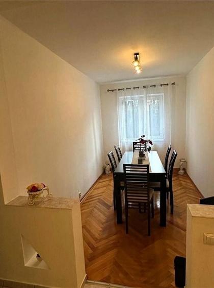 Apartament cu 4 camere decomandat în Crinț