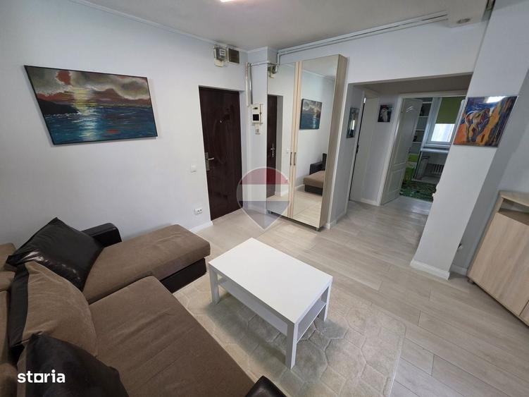 Apartament cu 4 camere decomandat în Central