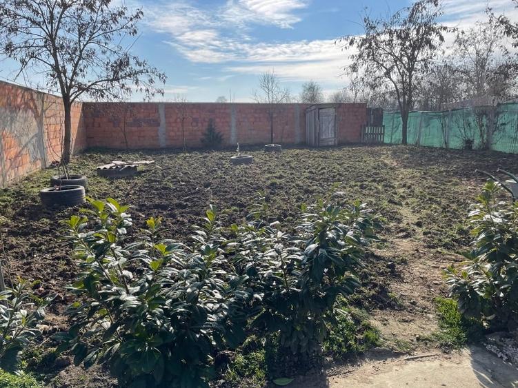 Casă individuală cu 5 camere cu Canalizare în Vânători