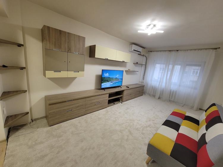 Apartament cu 4 camere decomandat în Rogerius