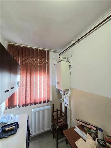 Apartament 3 Camere, Decomandat, Zona Km 4-5 - 11