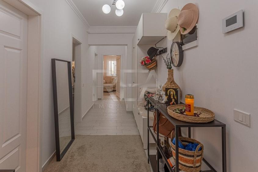Apartament cu 3 camere decomandat în Metalurgiei
