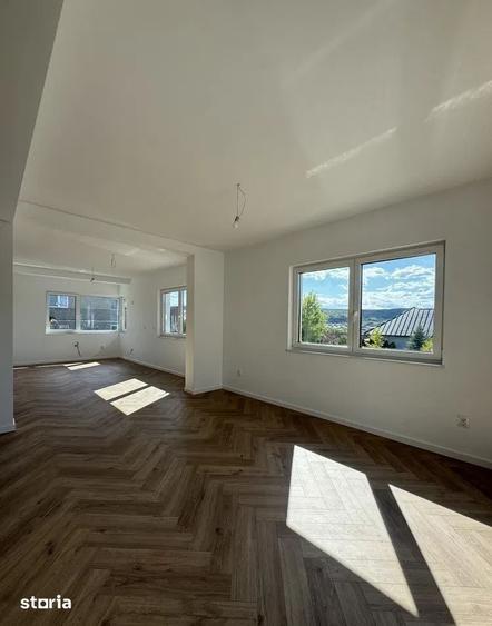 Casă cu 4 camere cu Teren 250 Mp în Chinteni