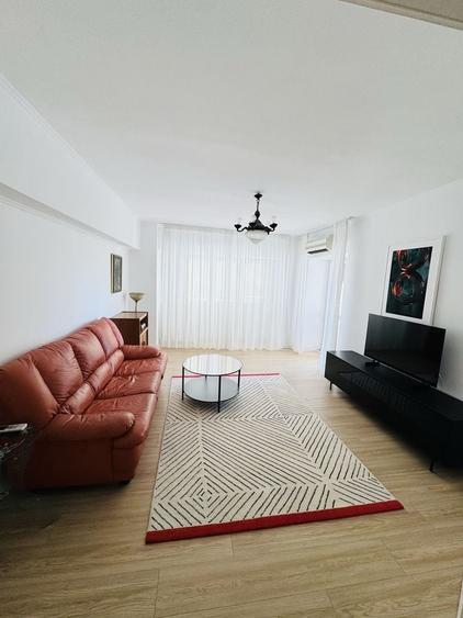 Apartament cu 3 camere decomandat în Calea Călărașilor