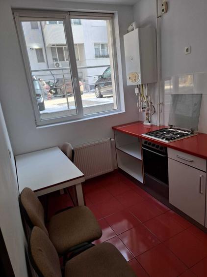 Garsonieră decomandată în Central