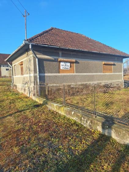 Casă cu 4 camere în Vârfurile
