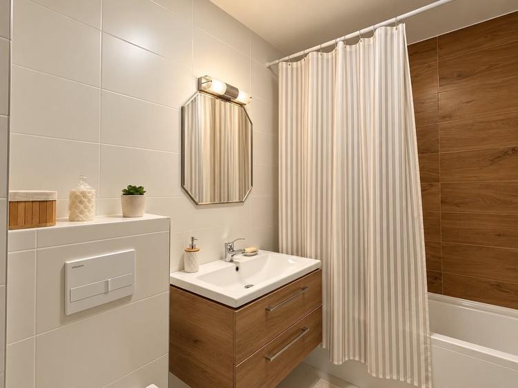 Apartament cu 2 camere semidecomandat în Sud