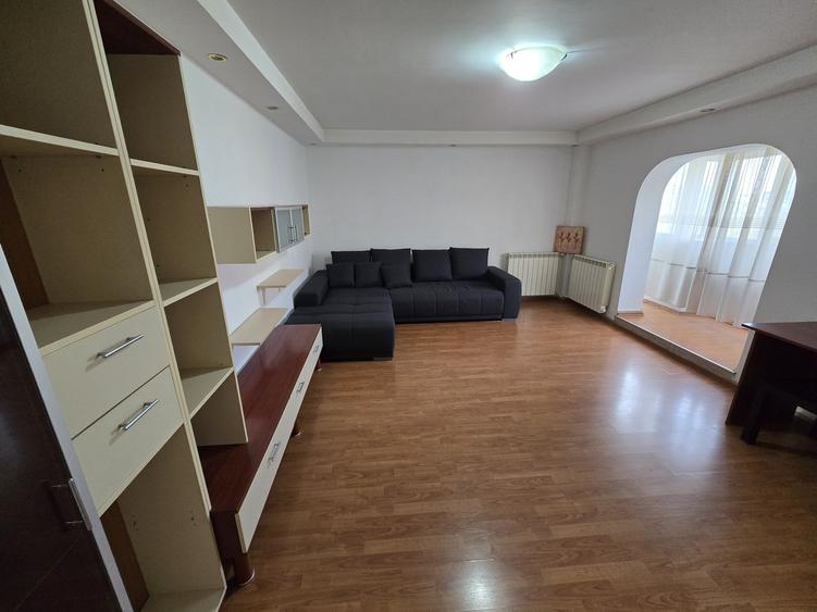 Apartament cu 2 camere decomandat în Eroii Revoluției