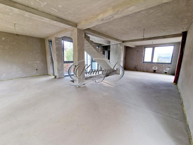 Casă individuală cu 5 camere cu Canalizare în Gruia