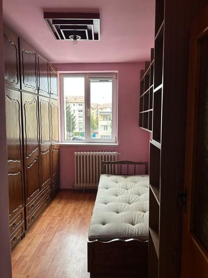 Apartament cu 4 camere decomandat în Central