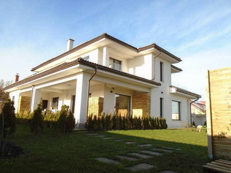 Casă cu 4 camere în Central