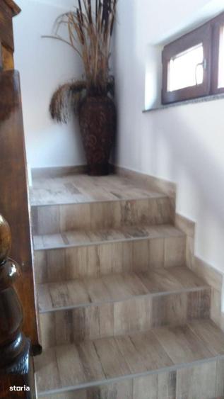 Casă cu 4 camere în Vama