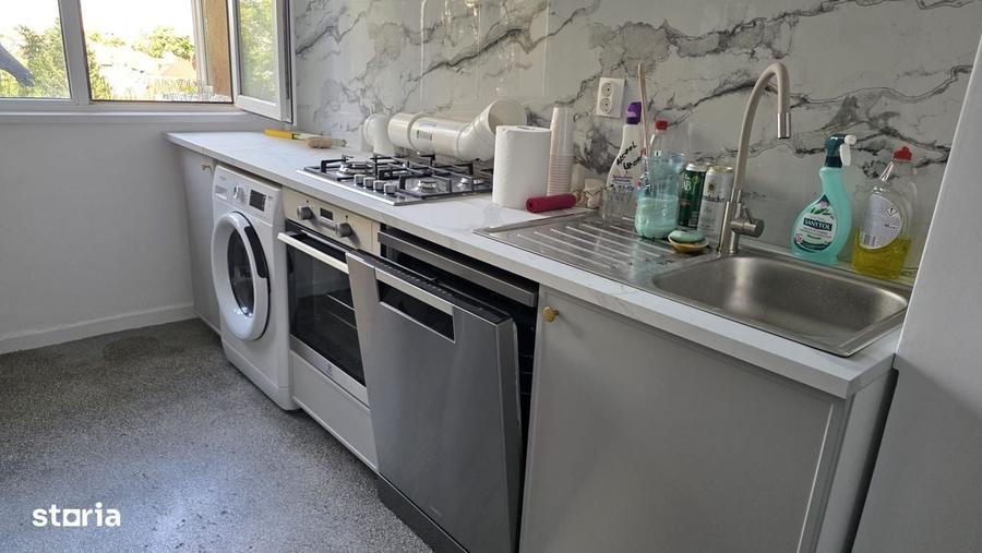 Apartament cu 3 camere semidecomandat în Parcul Circului