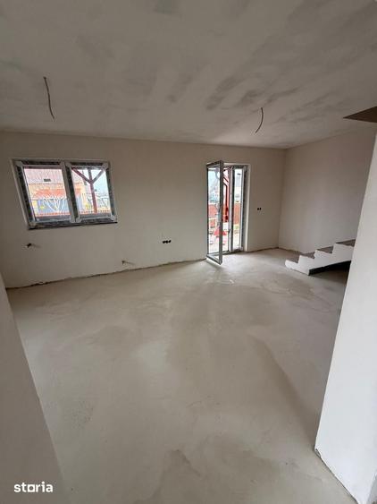 Casă cu 4 camere cu Teren 402 Mp în Central