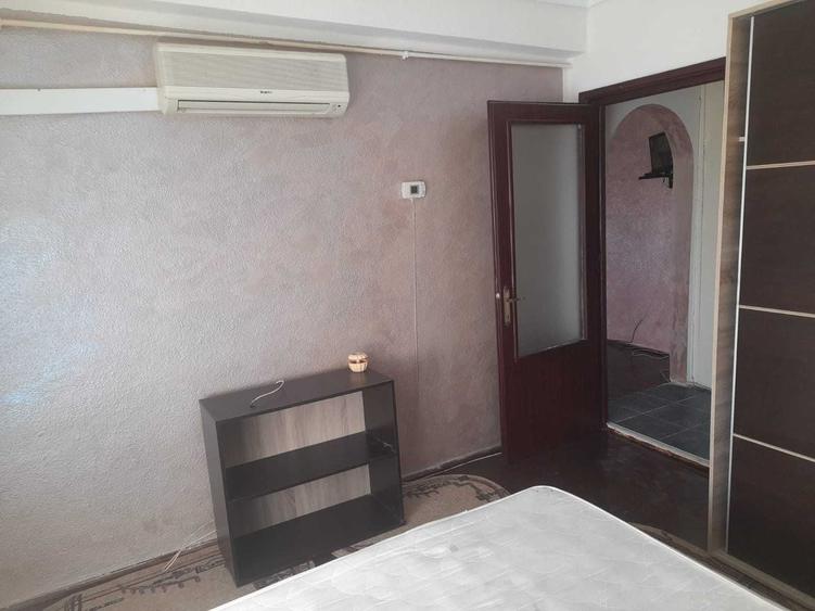 Apartament cu 2 camere semidecomandat în Independenței