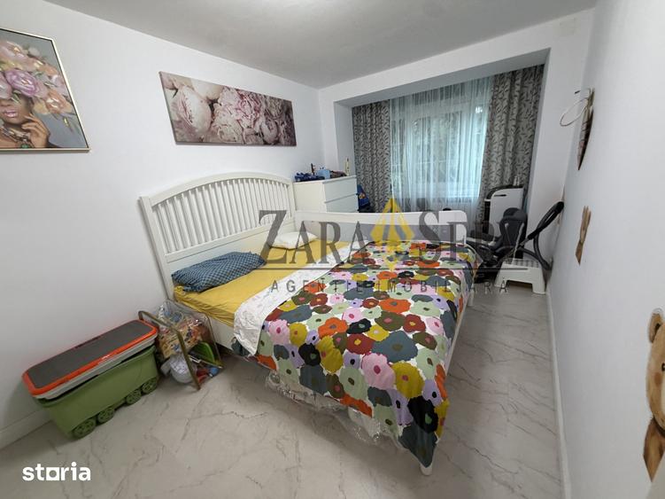 Apartament cu 3 camere decomandat în Cina