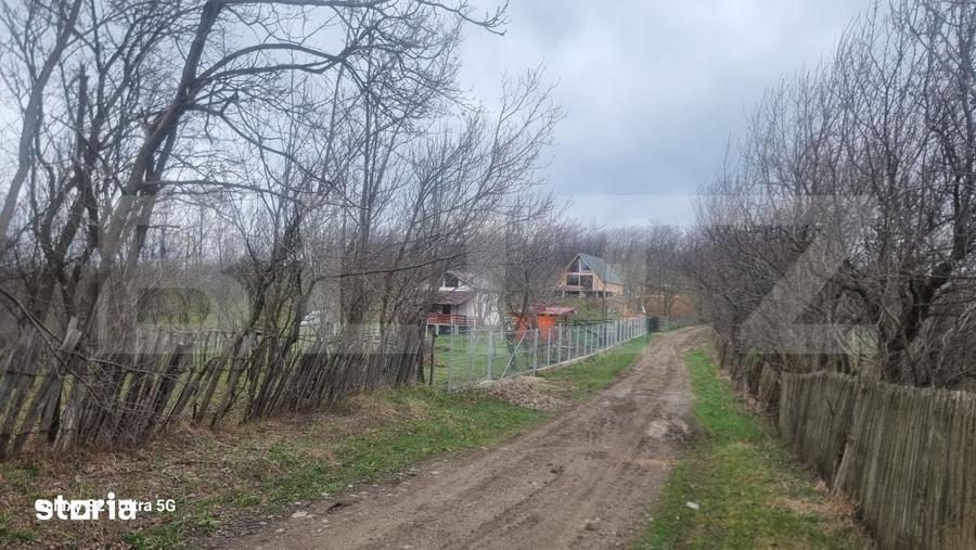Teren de 3781 mp, în Izvoarele