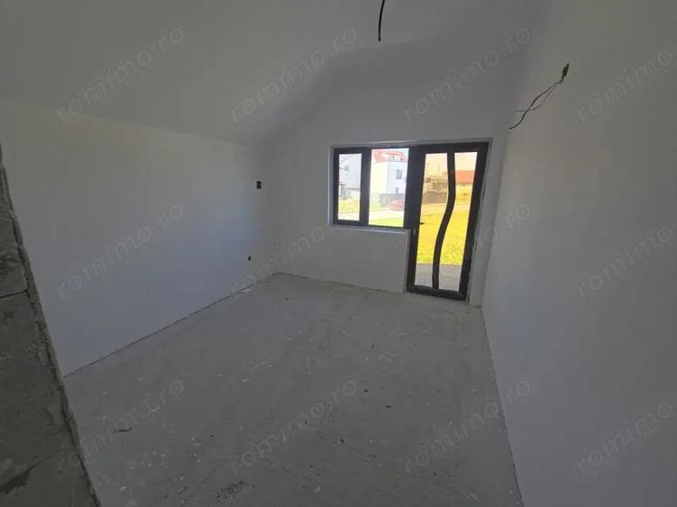 Casă cu Teren 210 Mp în Valu lui Traian