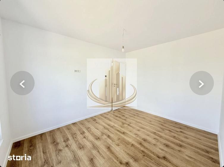 Duplex cu 5 camere cu Canalizare în Moșnița Nouă