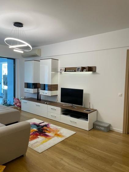 Apartament cu 3 camere în Barbu Văcărescu