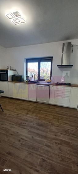 Casă cu 3 camere cu Teren 450 Mp în Săbăreni
