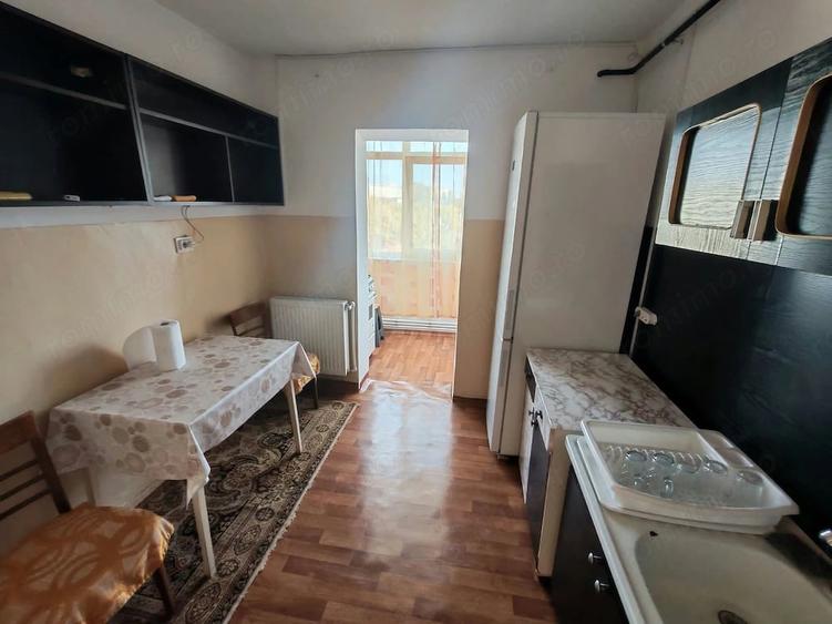 Apartament cu 2 camere decomandat în 1 Mai