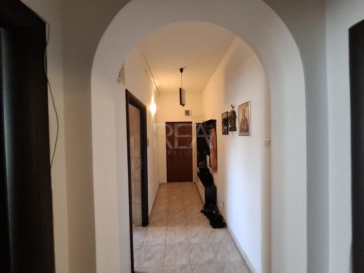 Apartament cu 2 camere decomandat, mobilat în Drumul Taberei