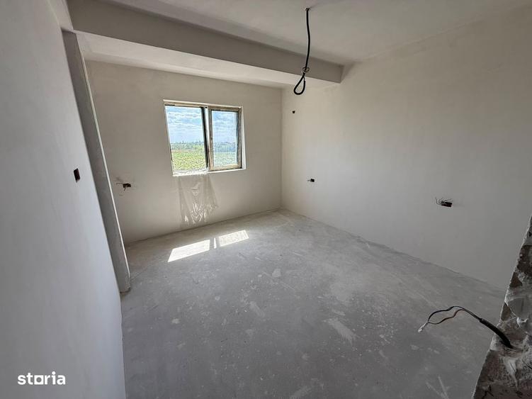 Casă cu 4 camere în Vidra