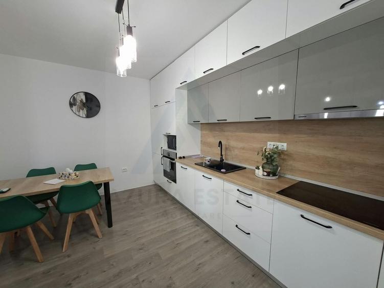 Duplex cu 4 camere cu Canalizare în Exterior Sud
