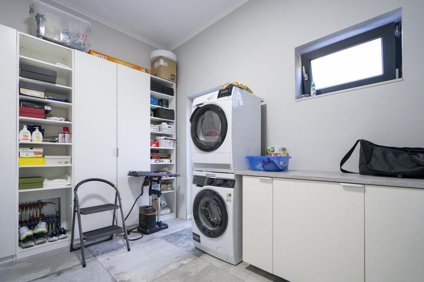 Casă individuală cu 5 camere cu Piscina în Dealuri Oradea