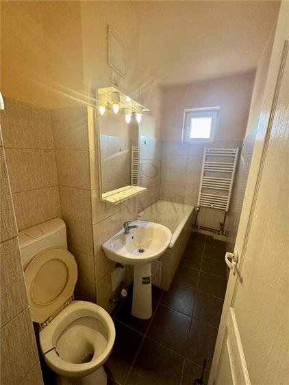Apartament cu 3 camere semidecomandat în Șagului