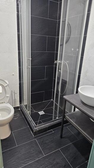 Garsonieră decomandată în 7 Noiembrie