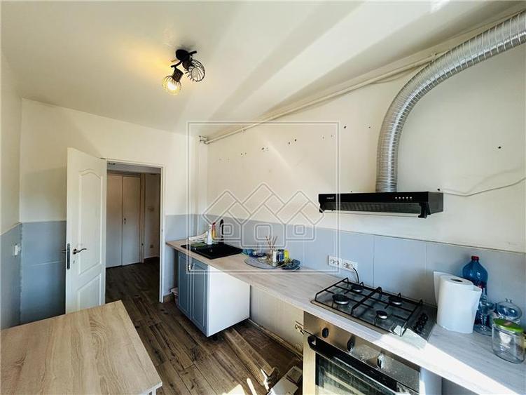 Apartament cu 2 camere decomandat în Ștrand