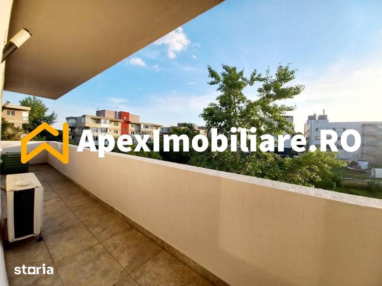 Apartament cu 3 camere semidecomandat în Dămăroaia
