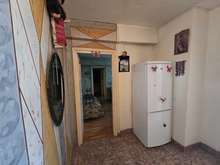 Apartament cu 2 camere semidecomandat în Independenței