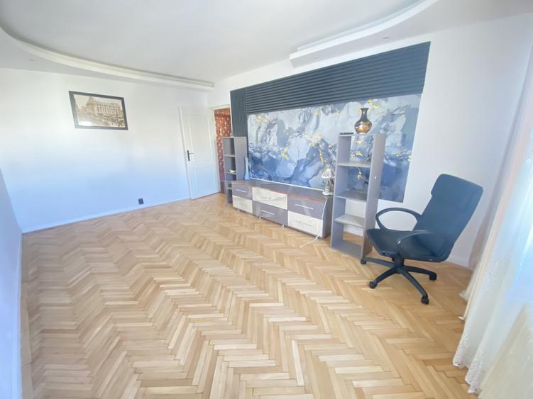 Apartament cu 3 camere decomandat, mobilat în Rahova