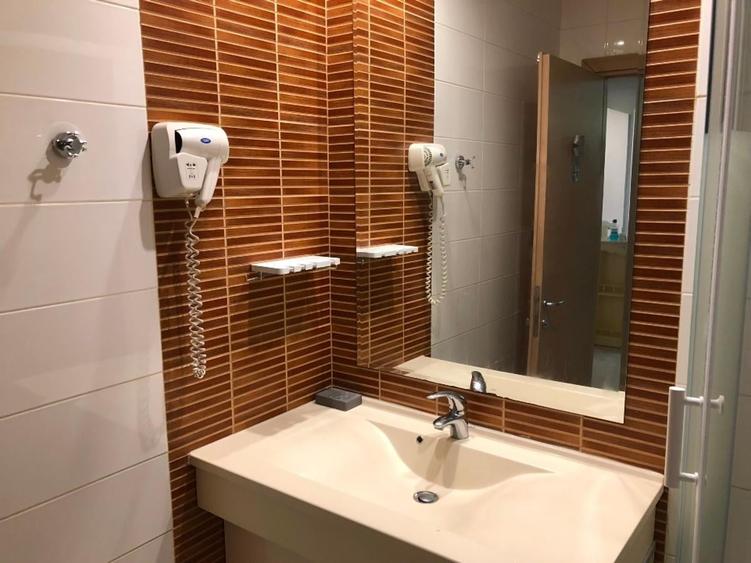Apartament cu 2 camere semidecomandat în Vitan-Bârzești