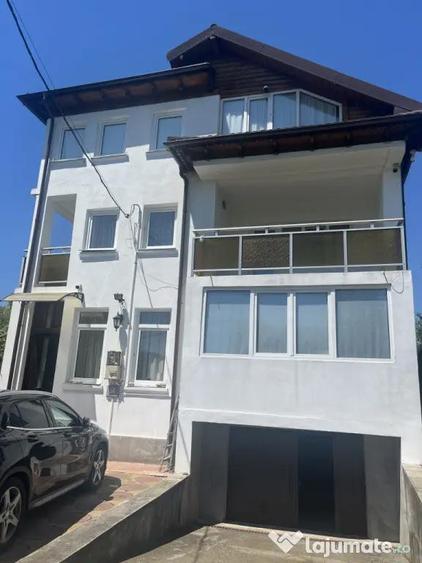 Casă cu 10 camere cu Teren 625 Mp în Păușești