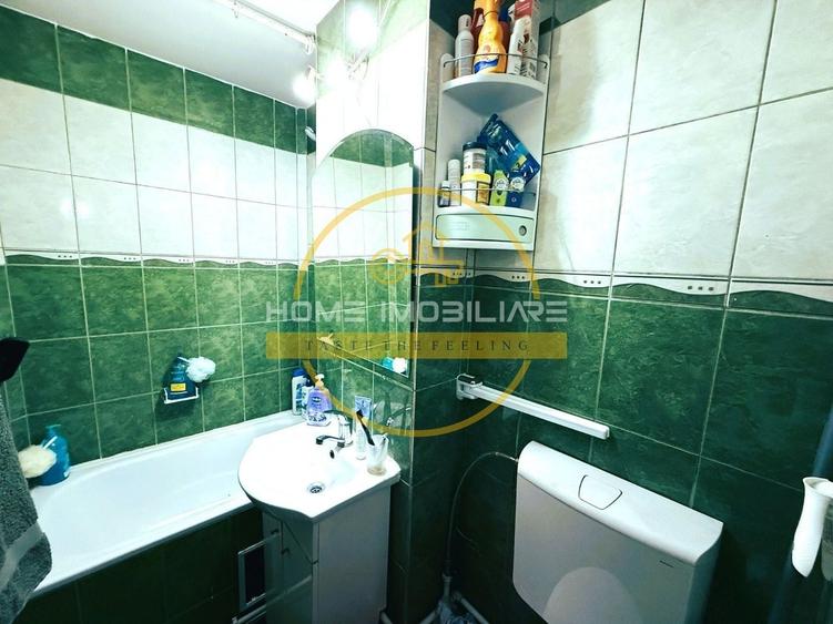 Apartament cu 3 camere semidecomandat, mobilat în Alexandru cel Bun