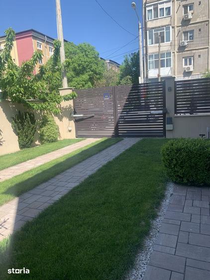 Casă cu 5 camere cu Teren 176 Mp în Sărari