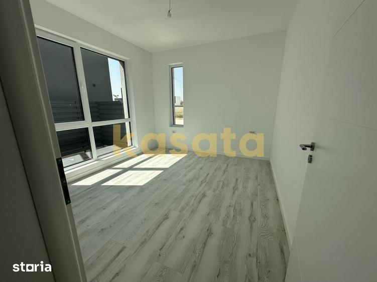 Casă cu 4 camere cu Teren 400 Mp în Domnești