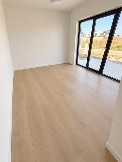 Casă individuală cu 4 camere cu Teren 430 Mp în Berceni