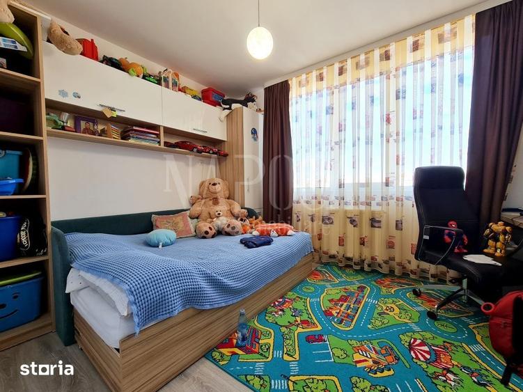 Apartament cu 3 camere semidecomandat în Iosia