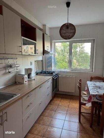 Apartament cu 3 camere semidecomandat în Tineretului