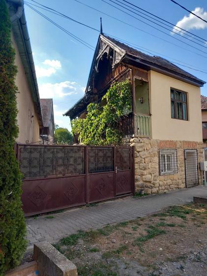 Casă cu 3 camere în Sâncraiu