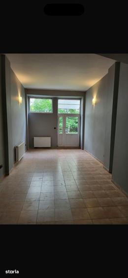 Spațiu comercial, de 144 mp, în Central